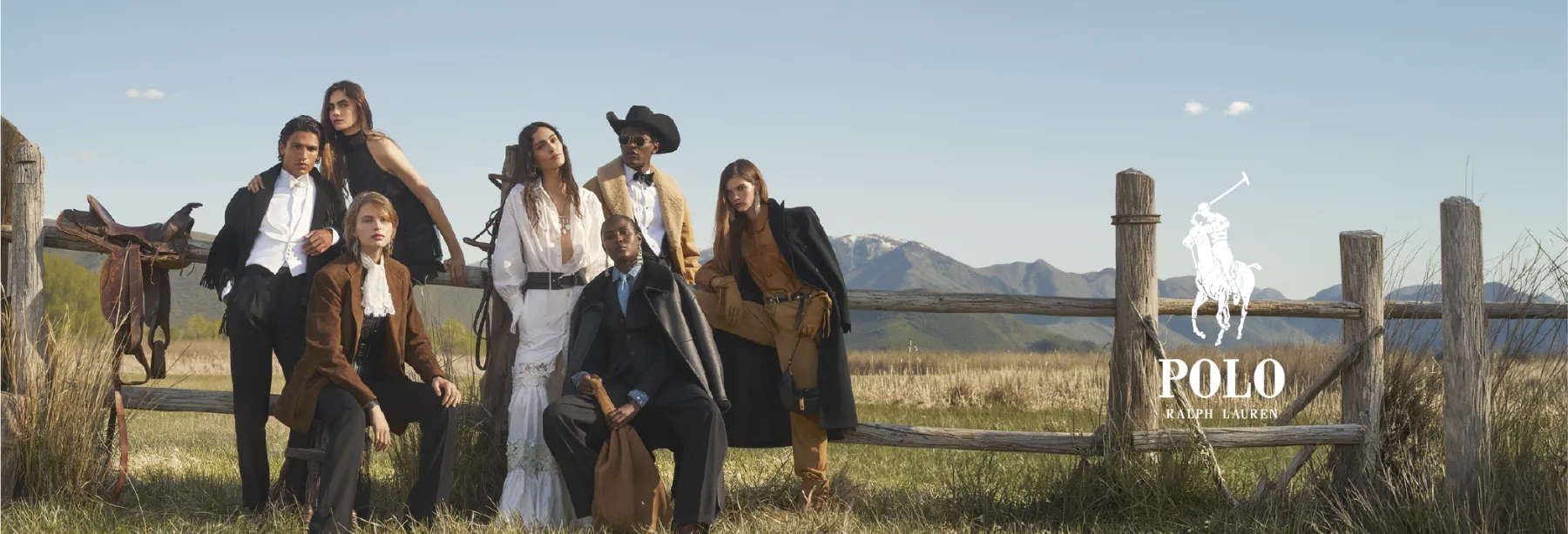 Campaña de Polo Ralph Lauren: grupo de modelos apoyados en una valla de madera